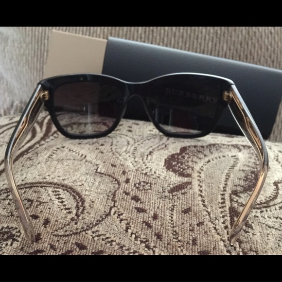 Burberry wayfarer sunglasses - Picture 2 of 6